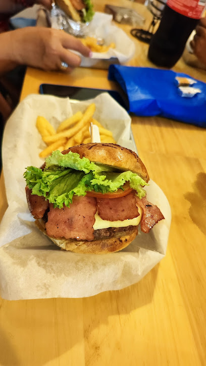 Lobo burger - Cl. 50 #27-42, Barrancabermeja, Santander, Colombia