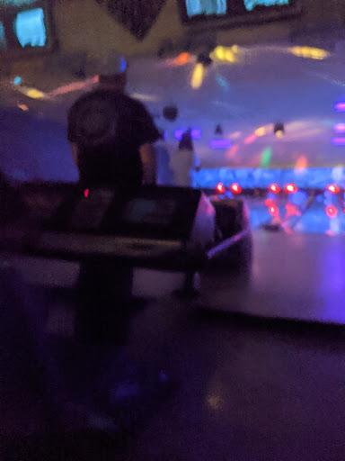Bowling Alley «Peach Bowl Bowling Lanes», reviews and photos, 14515 E Wade Hampton Blvd, Greer, SC 29651, USA