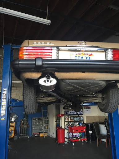 Muffler Technician image