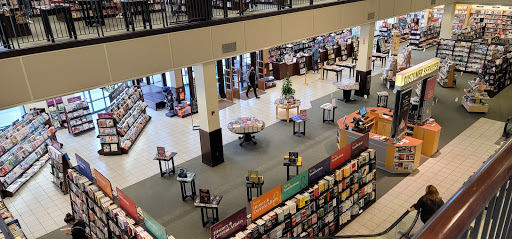 Book Store «Barnes & Noble», reviews and photos, 55 Parsonage Rd, Edison, NJ 08837, USA