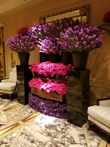 Luxury Hotel «Four Seasons Hotel Los Angeles At Beverly Hills», reviews and photos, 300 S Doheny Dr, Los Angeles, CA 90048, USA