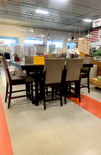 Thrift Store «Second Impressions Upscale Thrift Store», reviews and photos, 3750 S Westnedge Ave, Kalamazoo, MI 49008, USA