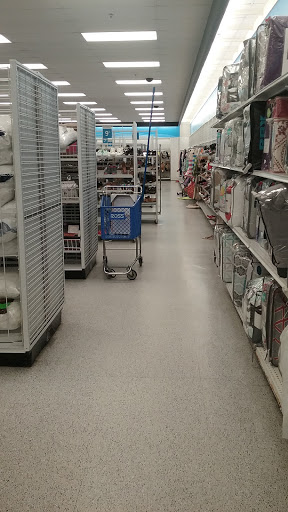 Clothing Store «Ross Dress for Less», reviews and photos, 30 Malphrus Rd, Bluffton, SC 29910, USA