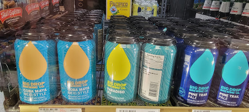 Liquor Store «Vas Foremost Liquors», reviews and photos, 2300 N Milwaukee Ave, Chicago, IL 60647, USA