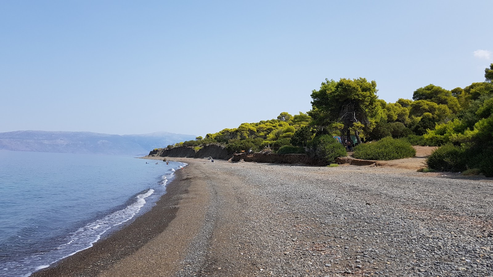 Photo de Almyra beach avec caillou fin gris de surface