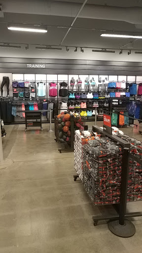 Sporting Goods Store «Nike Factory Store», reviews and photos, 3000 Grapevine Mills Pkwy #611, Grapevine, TX 76051, USA
