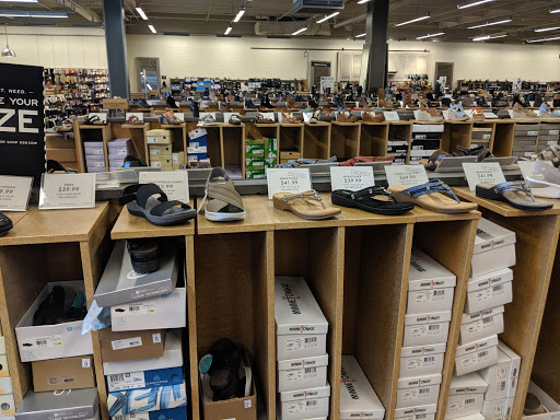 Shoe Store «DSW Designer Shoe Warehouse», reviews and photos, 425 Jericho Turnpike, Syosset, NY 11791, USA