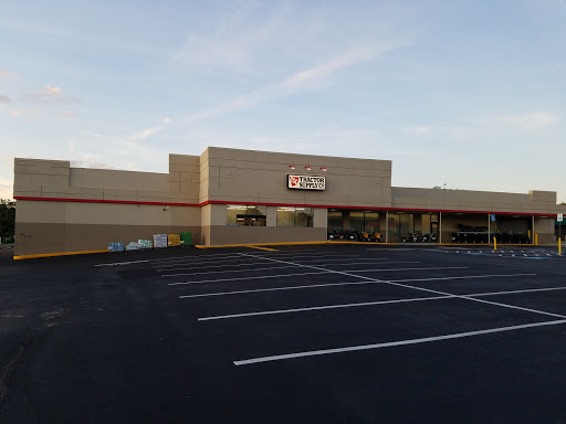 Home Improvement Store «Tractor Supply Co.», reviews and photos, 1503 E Main St, Waynesboro, PA 17268, USA