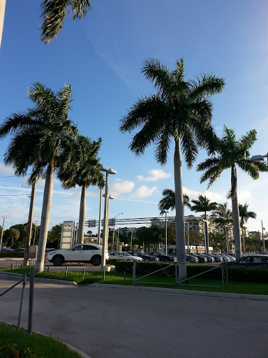 Car Dealer «Lauderdale INFINITI», reviews and photos, 900 E Sunrise Blvd, Fort Lauderdale, FL 33304, USA