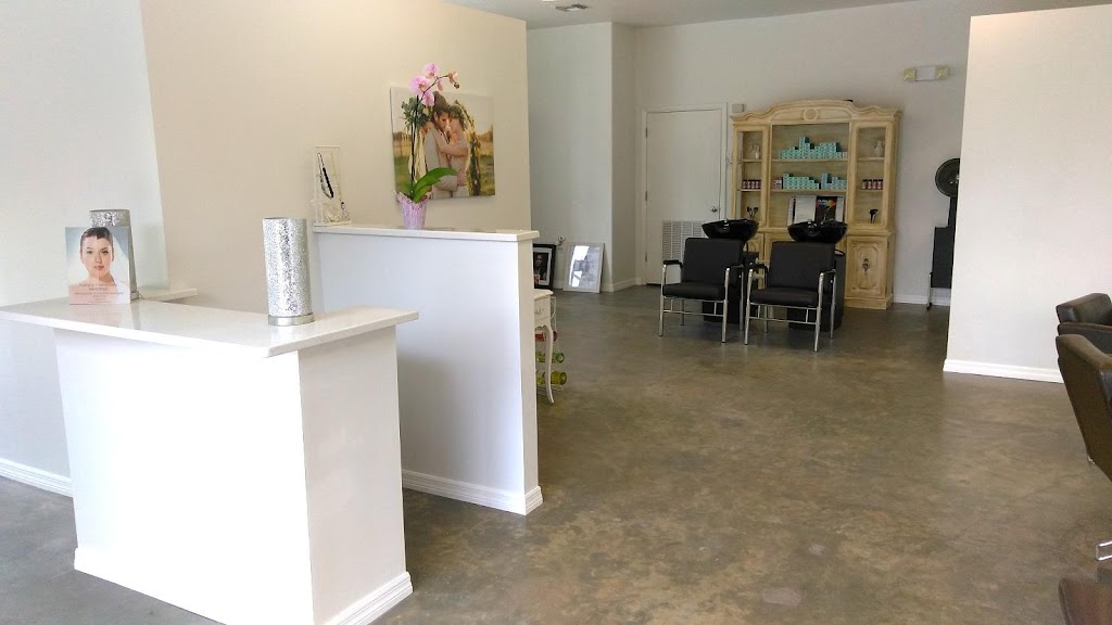 Trends Studio Hair & Makeup Lounge 33594