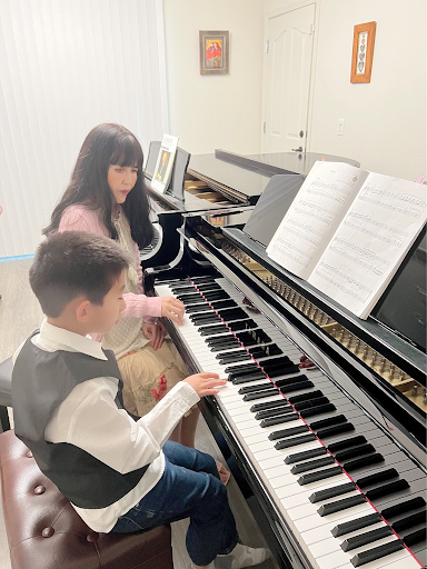 Amy Sakabe Online Piano Lessons