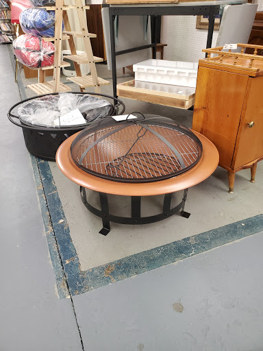 Flea Market «Streetsboro Flea Market - Furniture, Antiques, Collectibles», reviews and photos, 1513 Streetsboro Rd, Streetsboro, OH 44241, USA