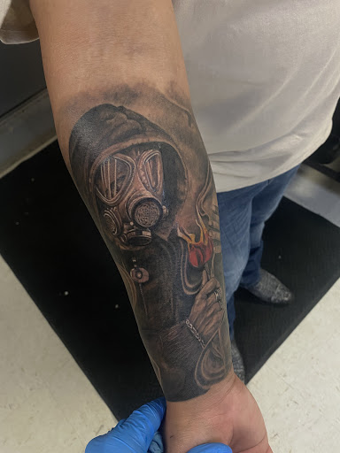 Tattoo Shop «Wyze Guyz Tattoo Parlor», reviews and photos, 3012 Lee Trevino Dr B, El Paso, TX 79936, USA