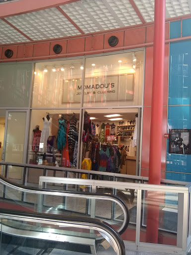 Shopping Mall «Atrium», reviews and photos, 100 W Randolph St, Chicago, IL 60601, USA