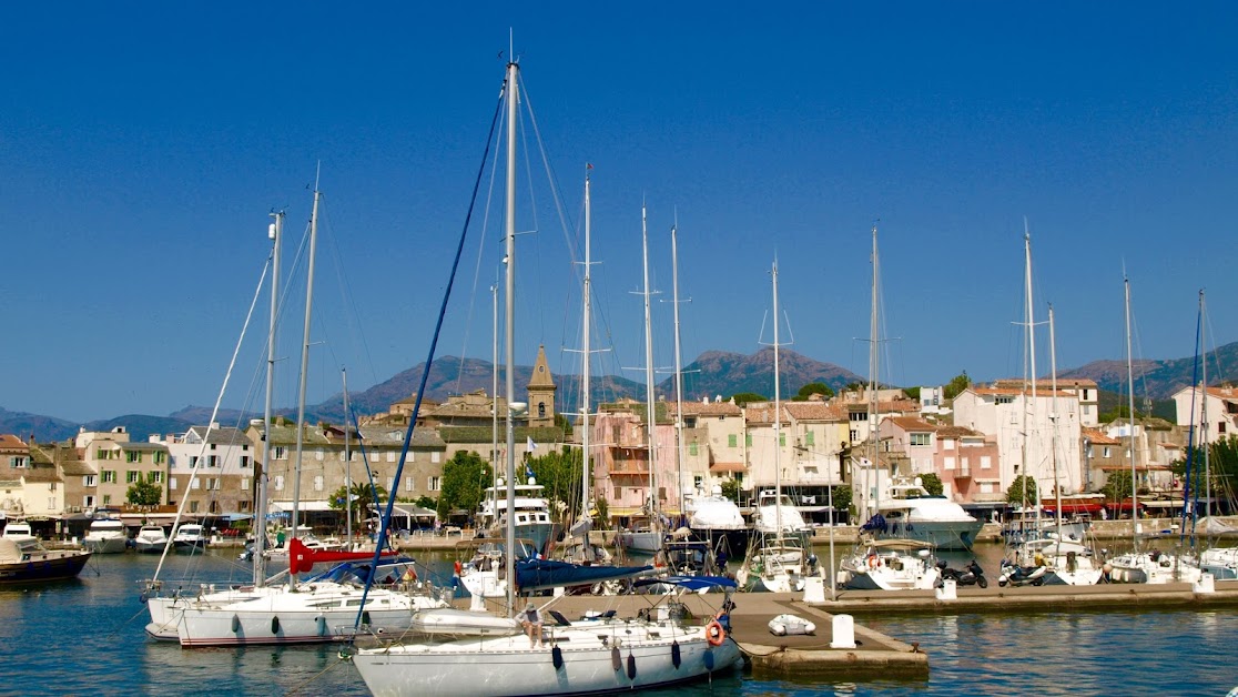 Miss Carrington Travel Agency(Corsica and Sardinia) à Ajaccio (Haute-Corse 20)
