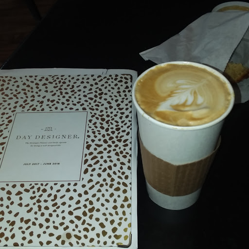 Coffee Shop «Leaf and Bean Newnan», reviews and photos, 22 W Ct Square A, Newnan, GA 30263, USA