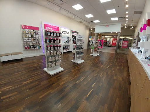 Cell Phone Store «T-Mobile», reviews and photos, 755 NJ-18, East Brunswick, NJ 08816, USA