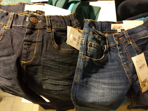 Läden, um Jeanshemden für Damen zu kaufen Zürich