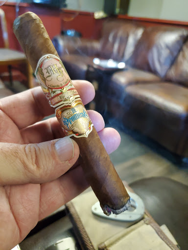 Tobacco Shop «Stogies On Grand», reviews and photos, 961 Grand Ave, St Paul, MN 55105, USA