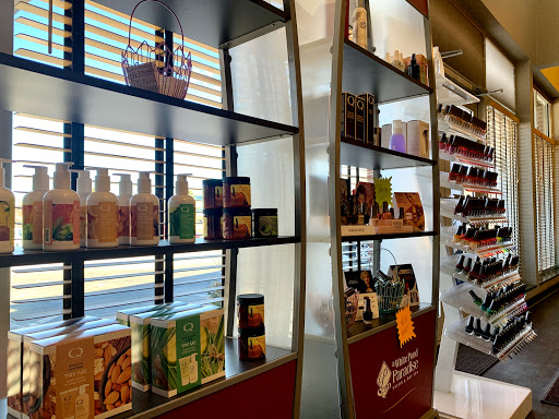 Day Spa «A White Pond Paradise Salon & Day Spa», reviews and photos, 566 White Pond Dr, Akron, OH 44320, USA