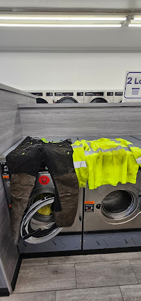 B And C Laundry Lounge - Photo 7 - Car repair in Riverside, CA, Riverside