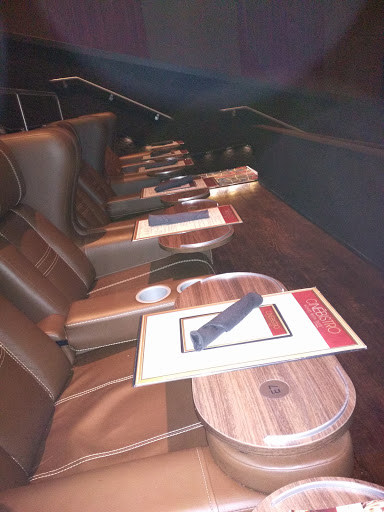 Movie Theater «Cobb Liberty Luxury 15 & Cinébistro», reviews and photos, 7514 Bales St, Liberty Township, OH 45069, USA
