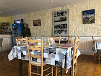 Atmosphère du Restaurant Le Tivoli à Cricqueville-en-Bessin - n°4