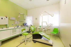 Studio Dentistico Fazi Albo image