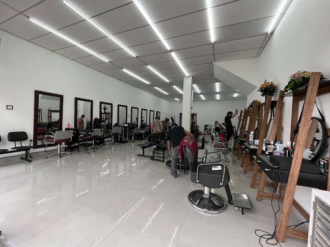 Escola de Cabeleireiros/ Centro Técnico Reiko