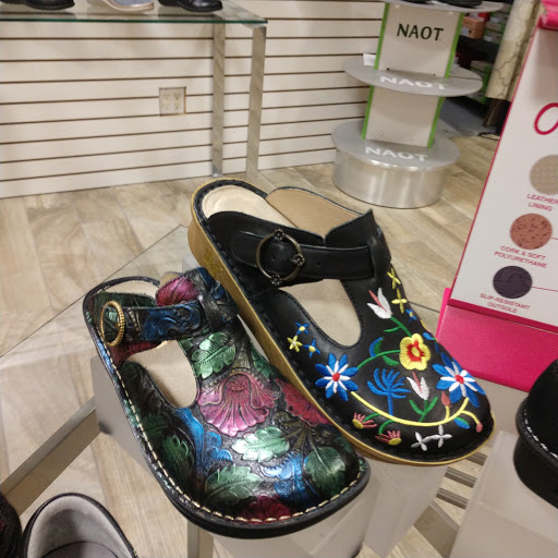 Shoe Store «Karavel Shoes», reviews and photos, 5501 Burnet Rd, Austin, TX 78756, USA