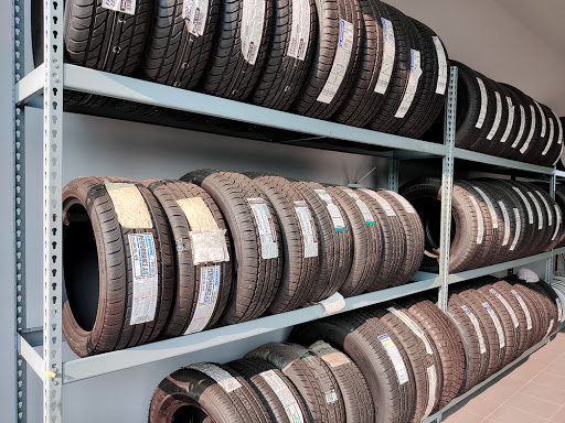 Car Dealer «Auto Town Buick GMC», reviews and photos, 19495 SE McLoughlin Blvd, Gladstone, OR 97027, USA