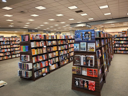 Book Store «Barnes & Noble», reviews and photos, 2800 S Rochester Rd, Rochester Hills, MI 48307, USA