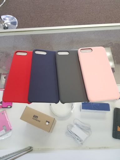 Electronics Repair Shop «iBROKEiT», reviews and photos, 108 E High St, Lebanon, TN 37087, USA