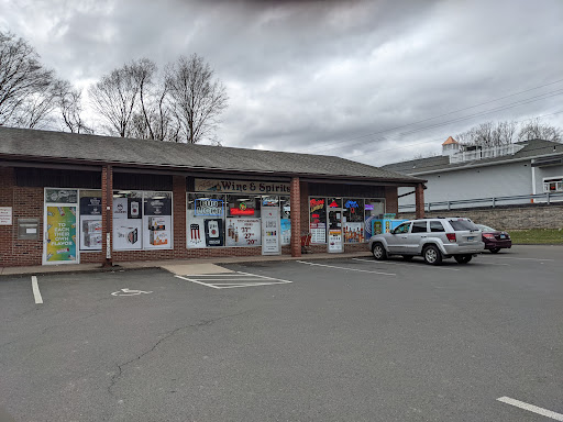 Liquor Store «Five Corners Wine & Spirits», reviews and photos, 192 Windsorville Rd, Ellington, CT 06029, USA
