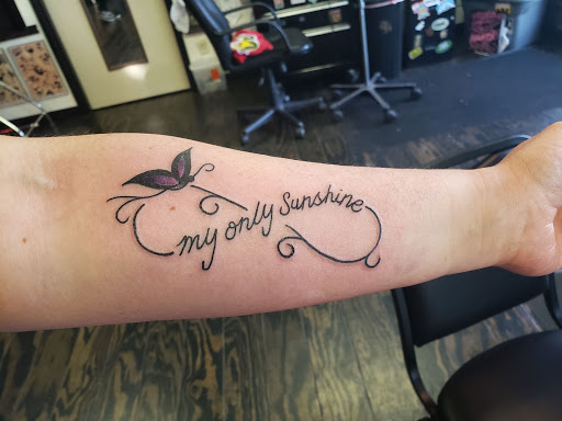 Tattoo Shop «Define Tattoos», reviews and photos, 165 E Aurora Rd, Northfield, OH 44067, USA