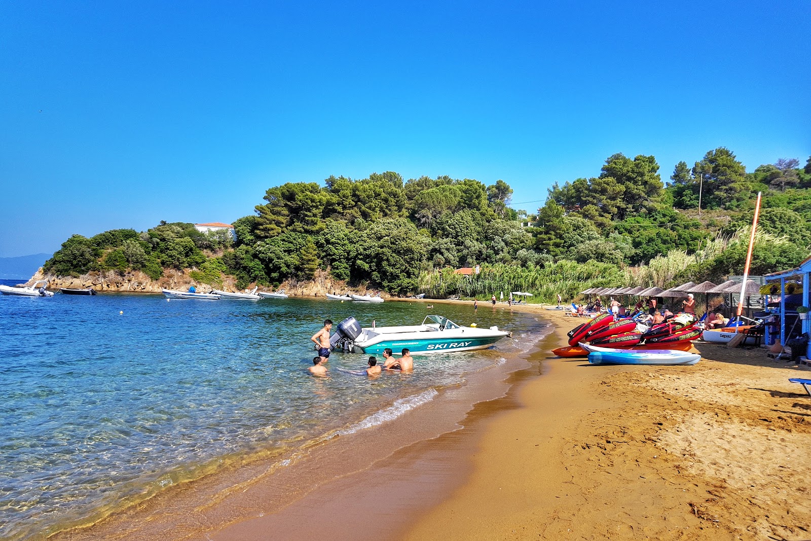 Photo de Kanapitsa beach avec baie spacieuse