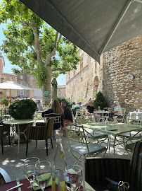 Atmosphère du Restaurant Le Renaissance à Gordes - n°12