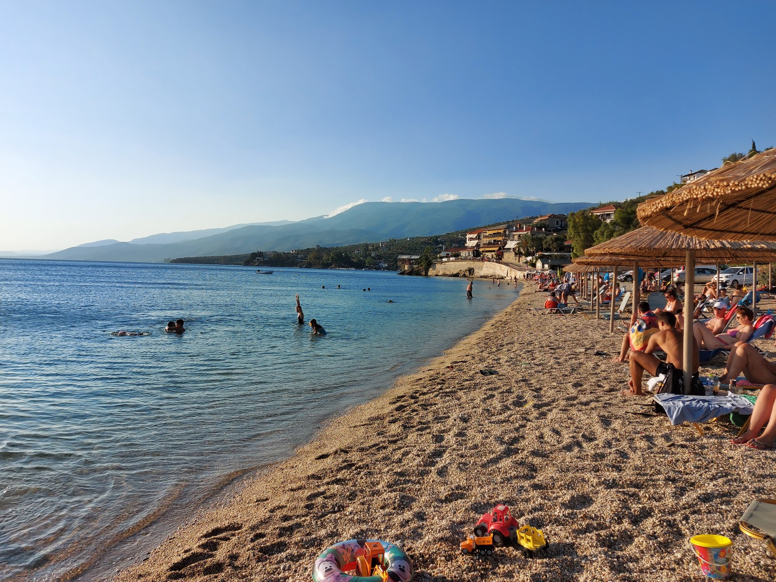 Foto di Ampovos beach - luogo popolare tra gli intenditori del relax