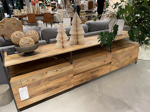 Furniture Store «west elm», reviews and photos, 1 Bellevue Way NE, Bellevue, WA 98004, USA