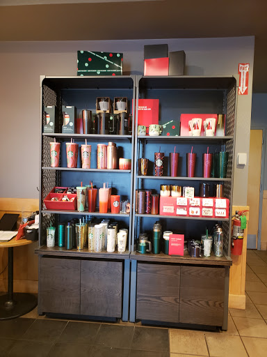 Coffee Shop «Starbucks», reviews and photos, 1720 S Orange Blossom Trail, Apopka, FL 32703, USA