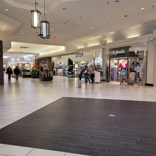 Shopping Mall «River Valley Mall», reviews and photos, 1635 River Valley Cir S, Lancaster, OH 43130, USA