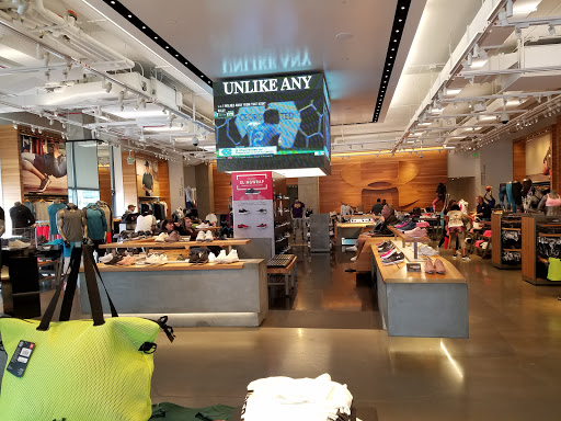 Clothing Store «Under Armour Brand House», reviews and photos, 700 S President St, Baltimore, MD 21202, USA