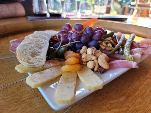 Winery «2 Hawk Vineyard & Winery», reviews and photos, 2335 N Phoenix Rd, Medford, OR 97504, USA