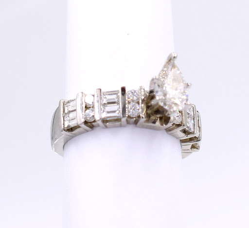 Jewelry Store «All That Glitters», reviews and photos, 2616 W Colorado Ave #18, Colorado Springs, CO 80904, USA