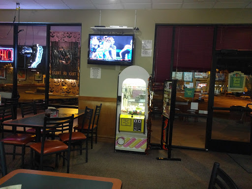 Pizza Restaurant «Round Table Pizza», reviews and photos, 288 Sunset Ave, Suisun City, CA 94585, USA