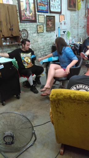 Tattoo Shop «Ironclad Tattoo Gallery», reviews and photos, 194 N 2nd Ave, Saltillo, MS 38866, USA