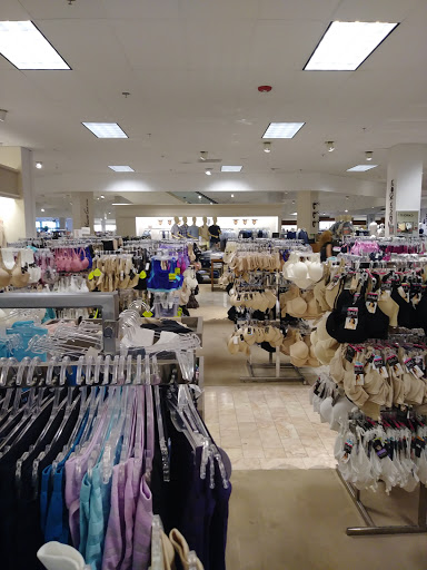 Department Store «Lord & Taylor», reviews and photos, 27650 Novi Road, Novi, MI 48377, USA