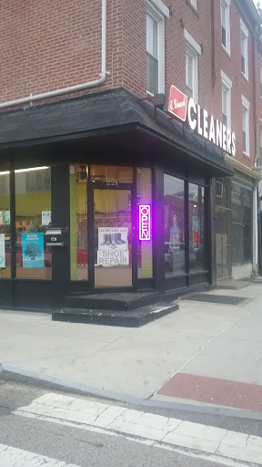 Dry Cleaner «E. Girard Cleaners», reviews and photos, 221 E Girard Ave, Philadelphia, PA 19125, USA