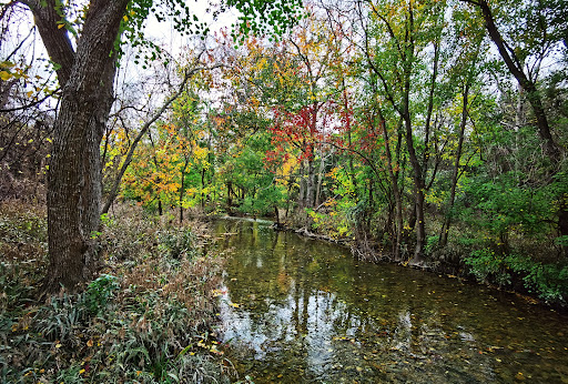 Picnic Hiking Trail trailhead west