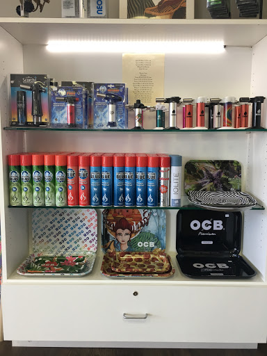 Tobacco Shop «Natural State Glass Gallery & Smoke Shop», reviews and photos, 740 S Salem Rd #102, Conway, AR 72034, USA